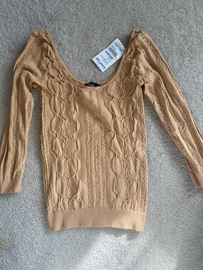NWT Bebe stretchy M/L top gold cable scoop
